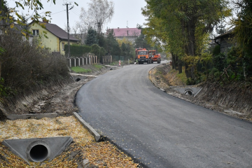 Jesienne zaawansowane prace na drogach Powiatu Miechowskiego